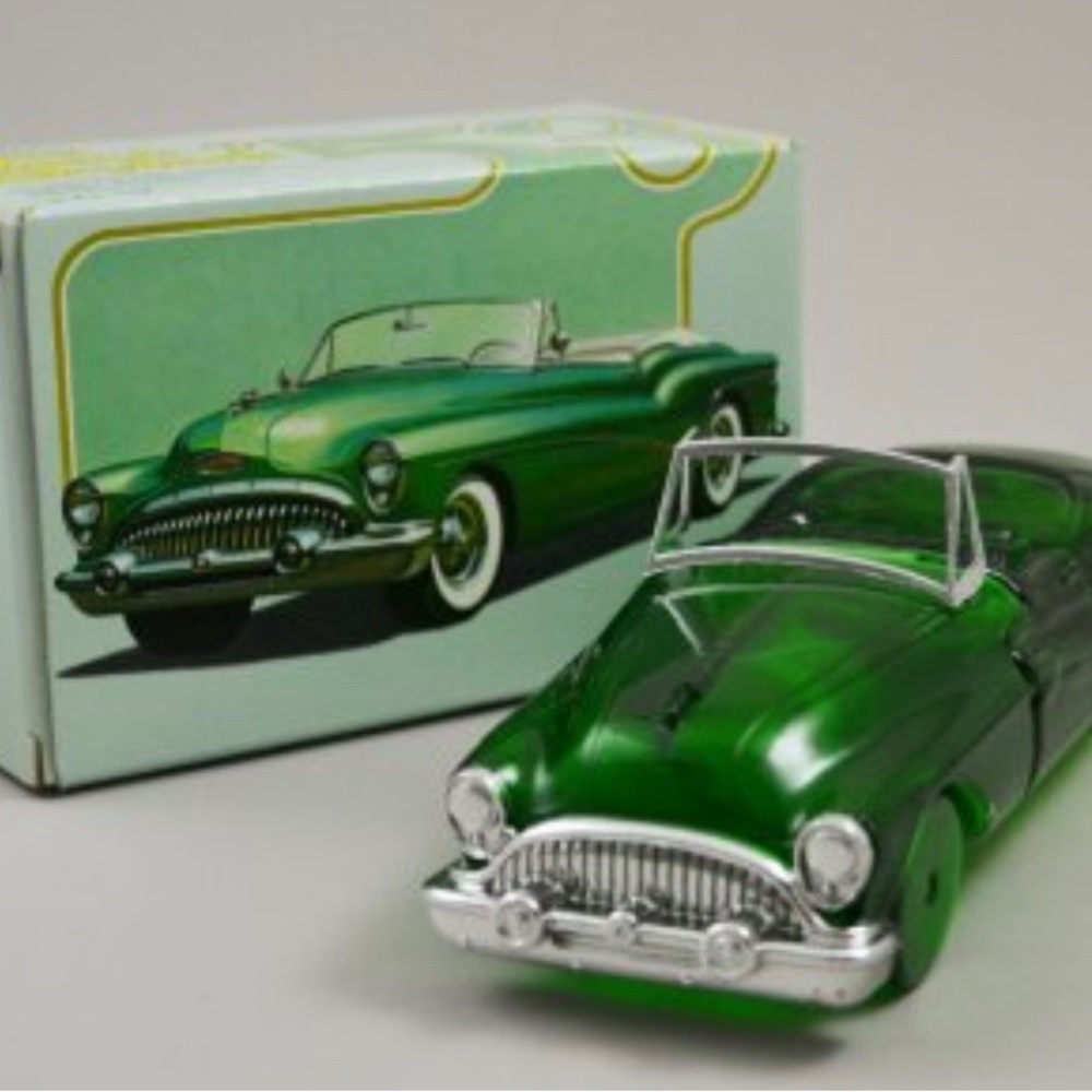 AVON 1953 Buick Skylark Clint After Shave 4oz.